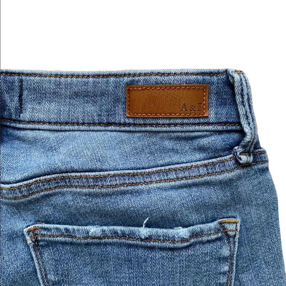 Abercrombie & Fitch distressed raw hem skinny jeans - Picture 4 of 5